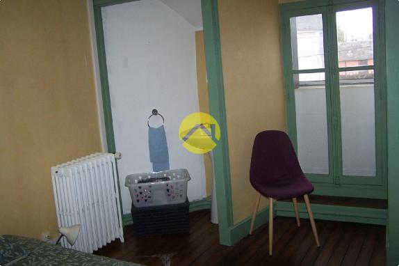 MAISON DE CARACTERE SANS VIS A VIS