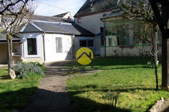 MAISON DE CARACTERE SANS VIS A VIS