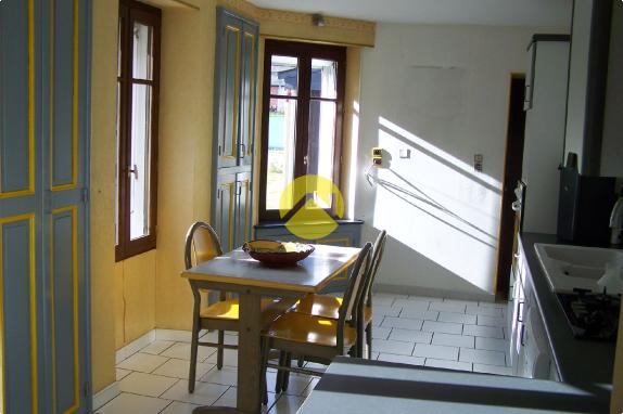 MAISON DE CARACTERE SANS VIS A VIS