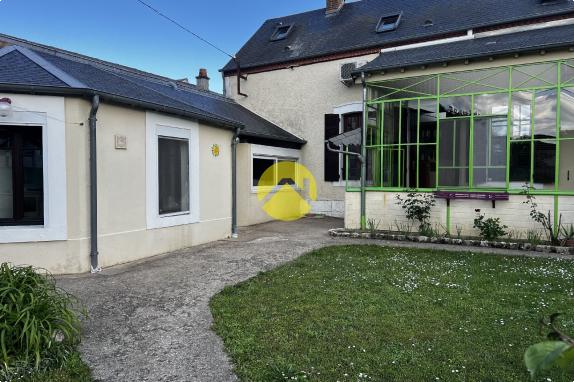 MAISON DE CARACTERE SANS VIS A VIS