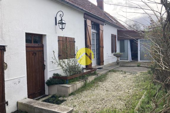 LONGERE ATYPIQUE 5 PIECES ET 1 HA