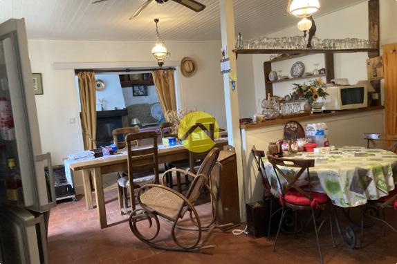 LONGERE ATYPIQUE 5 PIECES ET 1 HA