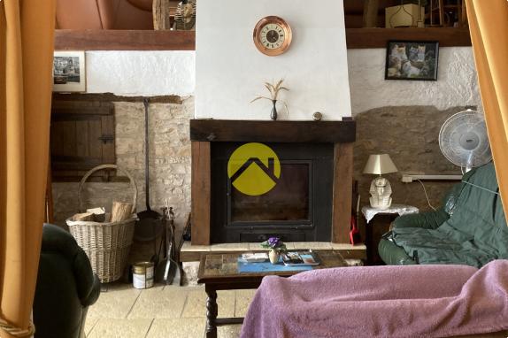 LONGERE ATYPIQUE 5 PIECES ET 1 HA