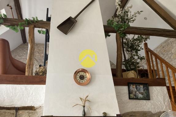 LONGERE ATYPIQUE 5 PIECES ET 1 HA