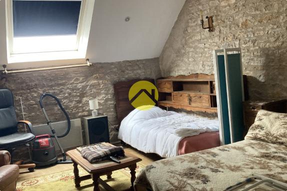 LONGERE ATYPIQUE 5 PIECES ET 1 HA