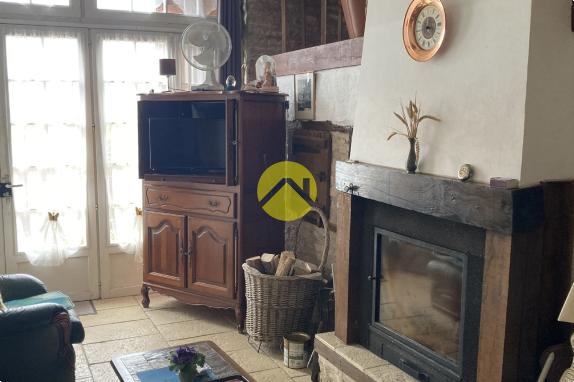 LONGERE ATYPIQUE 5 PIECES ET 1 HA