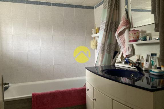 LONGERE ATYPIQUE 5 PIECES ET 1 HA