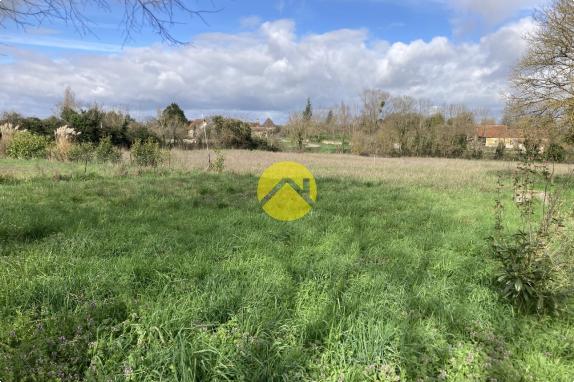 LONGERE ATYPIQUE 5 PIECES ET 1 HA