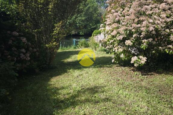 Maison accès direct  sur la Creuse 