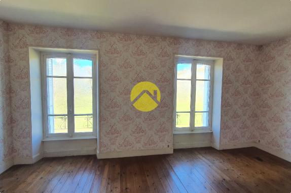 MAISON DE CARACTERE AU CALME