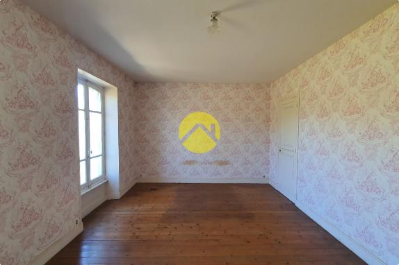 MAISON DE CARACTERE AU CALME