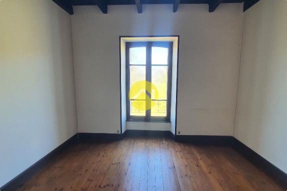 MAISON DE CARACTERE AU CALME