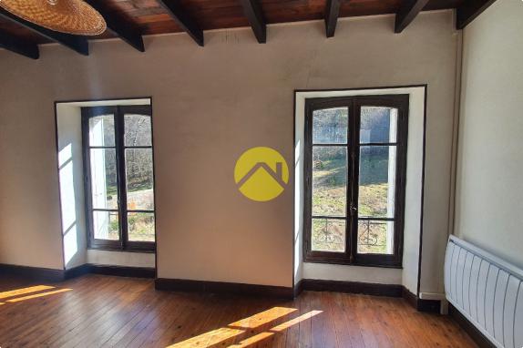 MAISON DE CARACTERE AU CALME