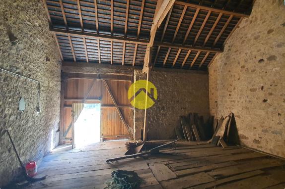 MAISON DE CARACTERE AU CALME