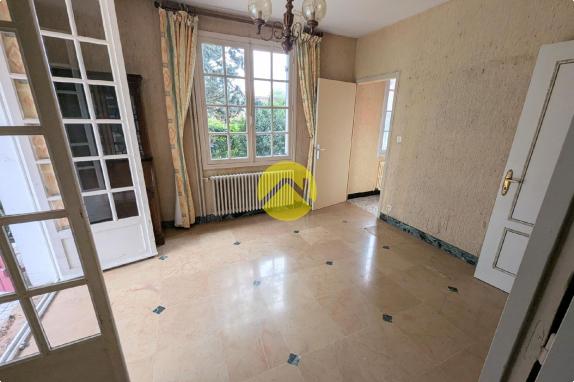 Maison 260m².7ch.Sous-sol.sur2400m²