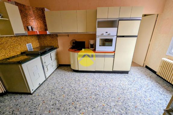 Maison 260m².7ch.Sous-sol.sur2400m²