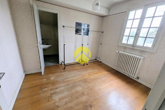 Maison 260m².7ch.Sous-sol.sur2400m²