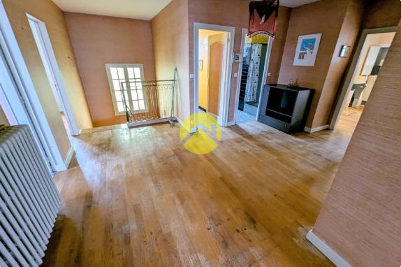 Maison 260m².7ch.Sous-sol.sur2400m²