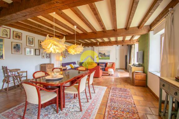 BELLE LONGERE BEAUCOUP DE CACHET