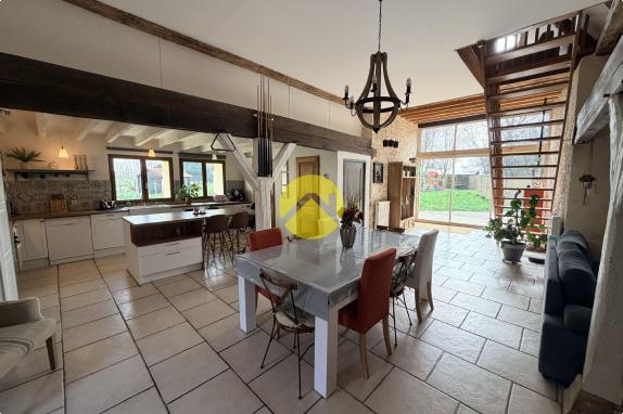 Maison rénovée avec piscine