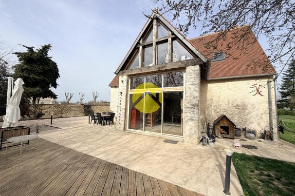 1.	Maison rénovée avec piscine