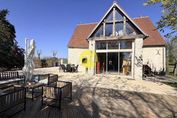 Maison rénovée avec piscine