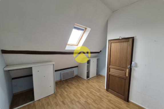  MAISON 200M² AVEC GRAND TERRAIN 