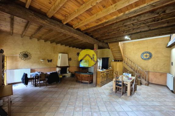  MAISON 200M² AVEC GRAND TERRAIN 