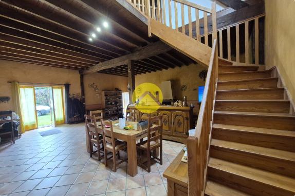  MAISON 200M² AVEC GRAND TERRAIN 
