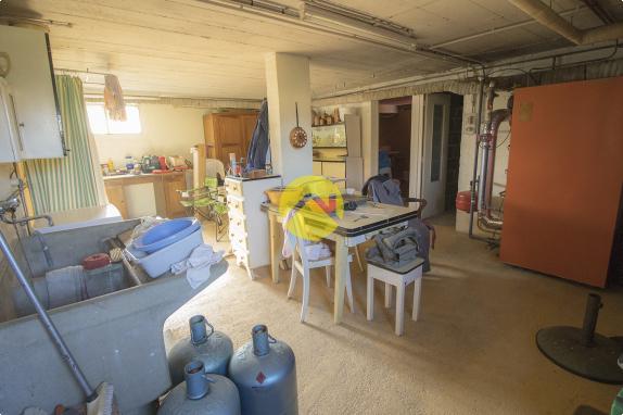 PAVILLON AVEC GRAND TERRAIN