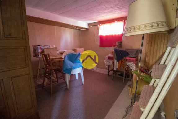 PAVILLON AVEC GRAND TERRAIN