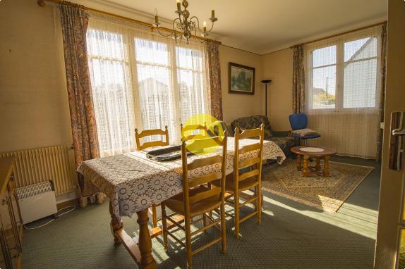 PAVILLON AVEC GRAND TERRAIN