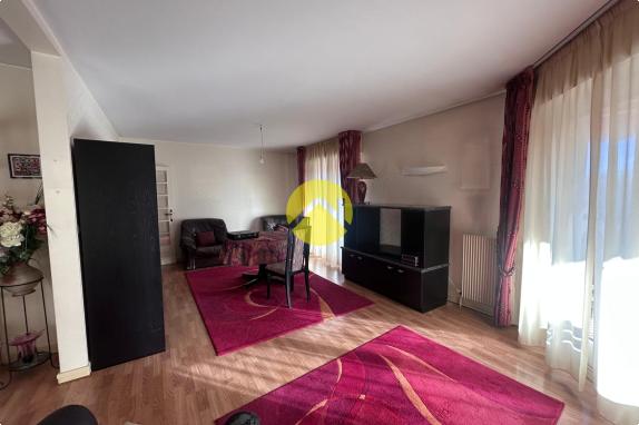 APPARTEMENT  PRES FLEURIS