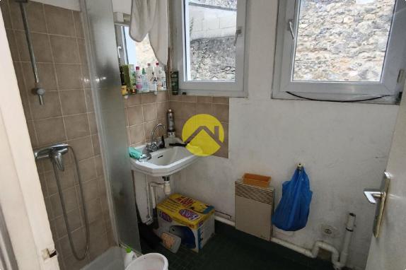 Jolie ville bordé par la Creuse