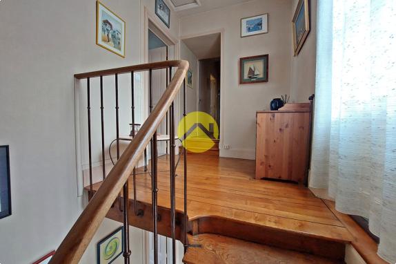 DEMEURE CENTRE VILLE AVEC TERRAIN