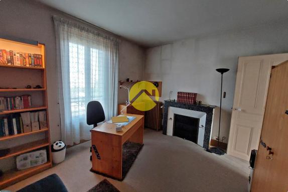 DEMEURE CENTRE VILLE AVEC TERRAIN