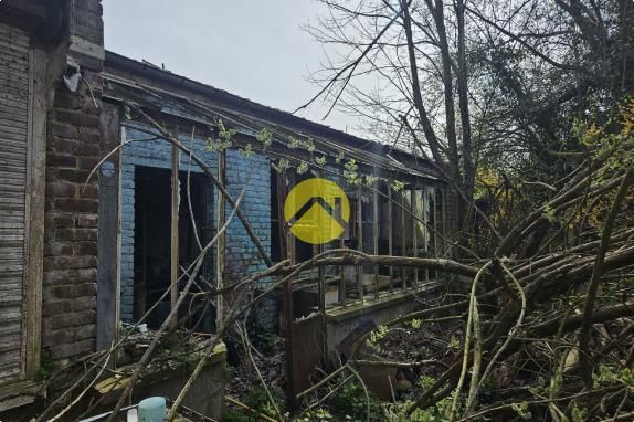 MAISON À RÉNOVER ENTIÈREMENT 