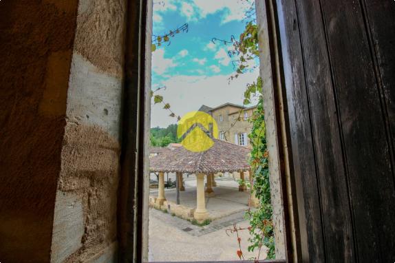 Galerie d'art avec appartement 1ch