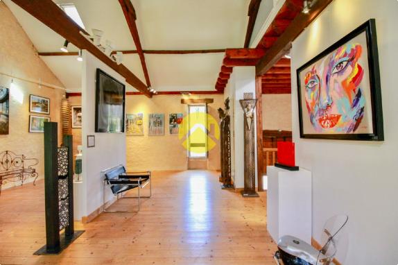 Galerie d'art avec appartement 1ch