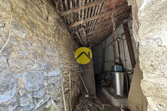 MAISON EN PIERRE A RENOVER