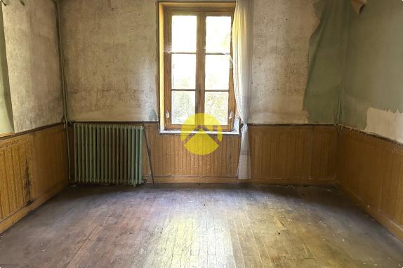 MAISON EN PIERRE A RENOVER