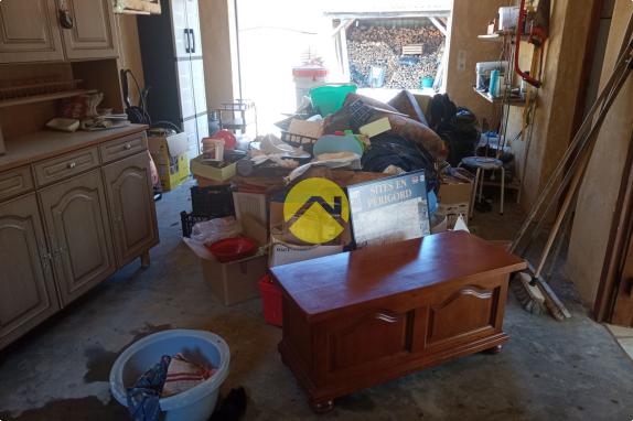 Belle maison avec un grand terrain 