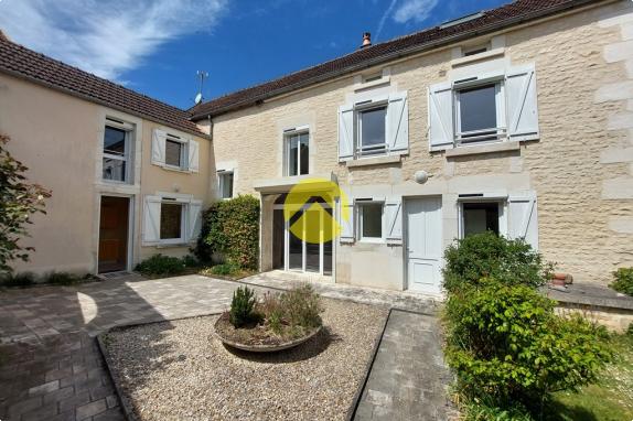 RÉNOVÉE, ÉQUIPÉE P.M.R. + Terrain