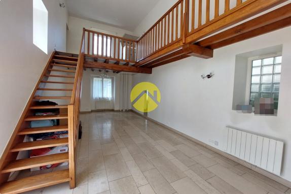 RÉNOVÉE, ÉQUIPÉE P.M.R. + Terrain