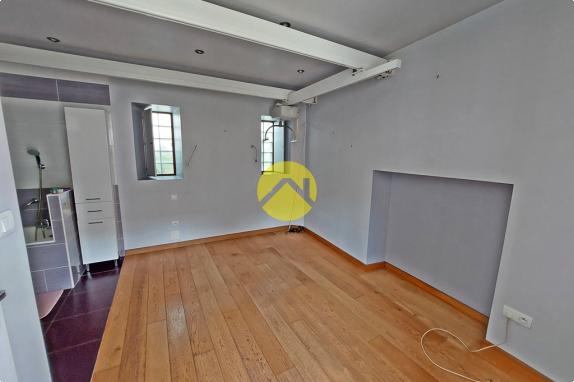 RÉNOVÉE, ÉQUIPÉE P.M.R. + Terrain