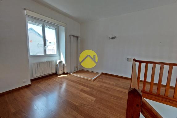 RÉNOVÉE, ÉQUIPÉE P.M.R. + Terrain