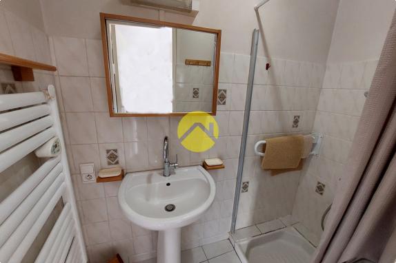 RÉNOVÉE, ÉQUIPÉE P.M.R. + Terrain