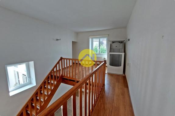 RÉNOVÉE, ÉQUIPÉE P.M.R. + Terrain