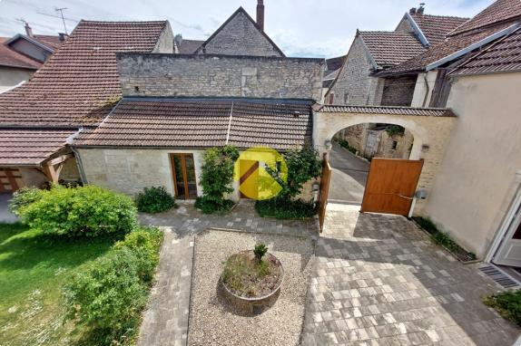 RÉNOVÉE, ÉQUIPÉE P.M.R. + Terrain