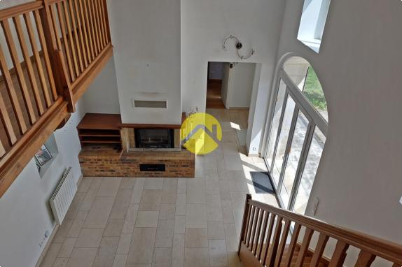 RÉNOVÉE, ÉQUIPÉE P.M.R. + Terrain